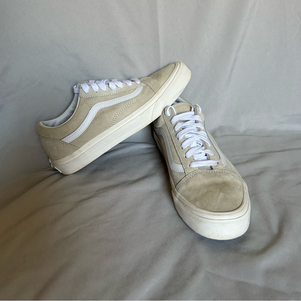 Tan suede vans!